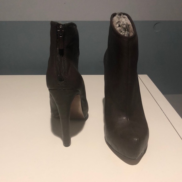 BCBG Generation Pallin Brown Ankle Boots 8 NWOT - Picture 2 of 5